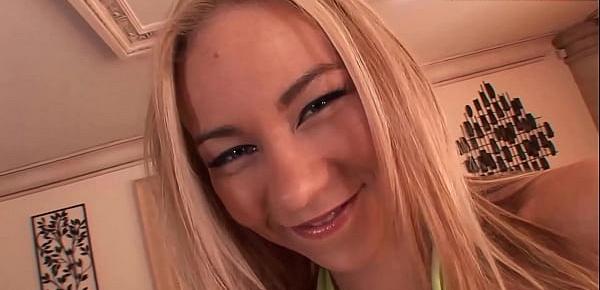  Blonde sunshine wants to have sex